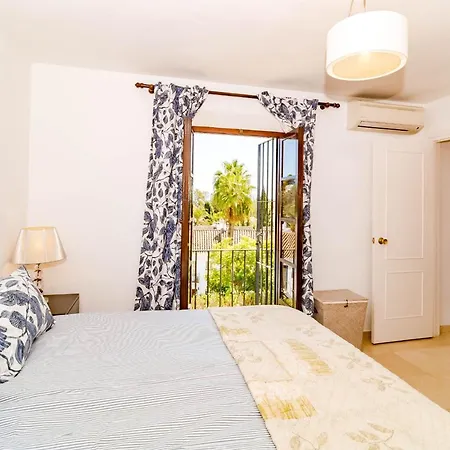 En- Cozy Andalusian Style Townhouse In Semesterbostad *