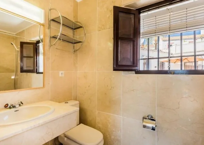 Ferienhaus En- Cozy Andalusian Style Townhouse In *