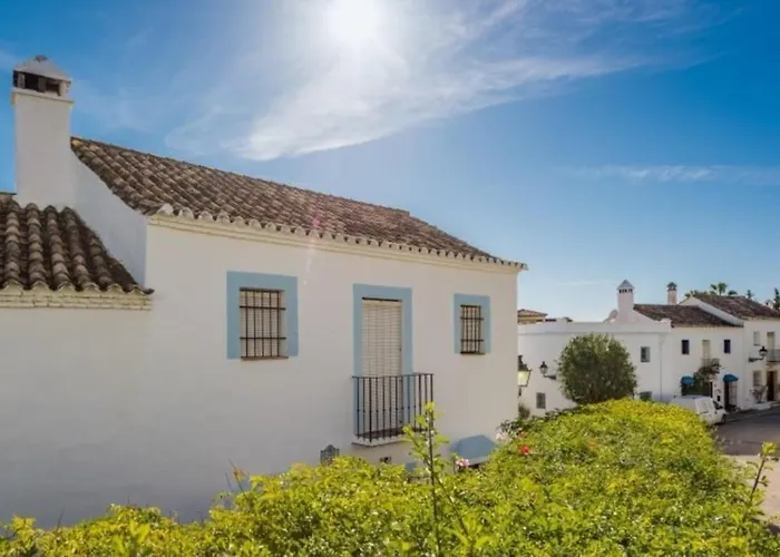 En- Cozy Andalusian Style Townhouse In Ferienhaus Marbella