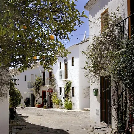 En- Cozy Andalusian Style Townhouse In