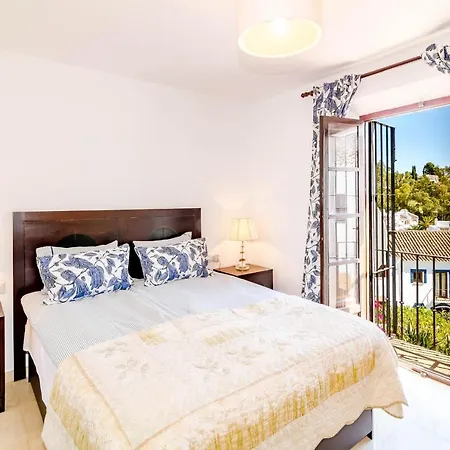 En- Cozy Andalusian Style Townhouse In Будинок відпочинку