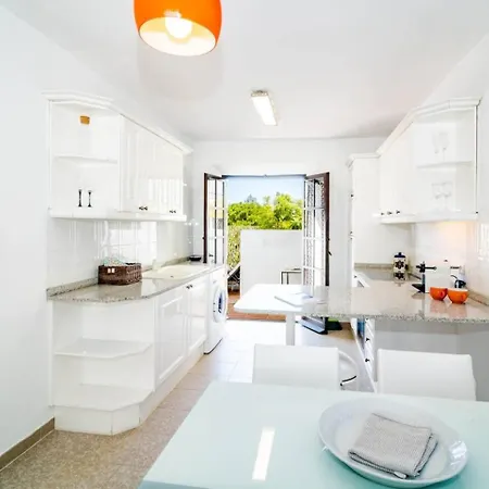 Ferienhaus En- Cozy Andalusian Style Townhouse In Marbella