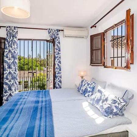 Ferienhaus En- Cozy Andalusian Style Townhouse In