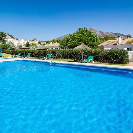 En- Cozy Andalusian Style Townhouse In Ferienhaus Marbella