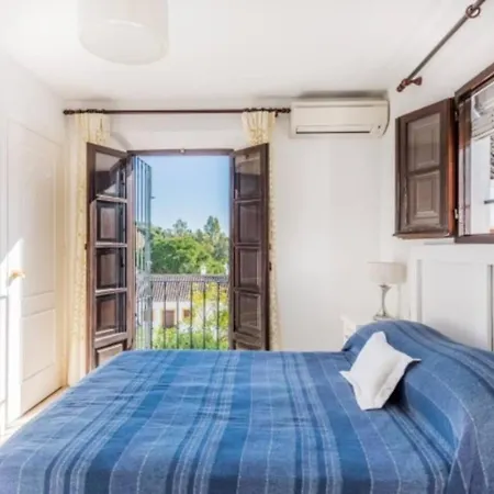En- Cozy Andalusian Style Townhouse In * Marbella