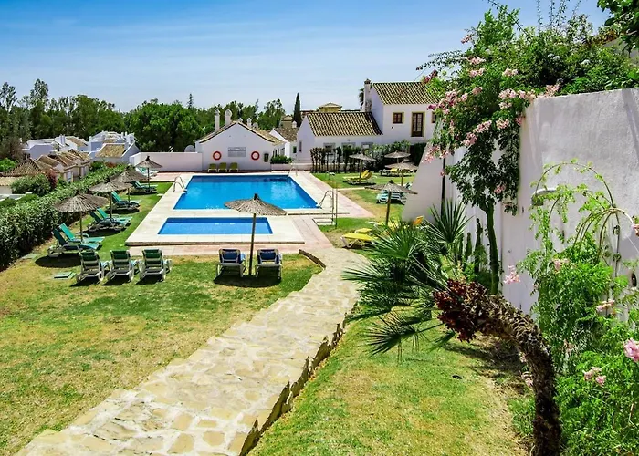 En- Cozy Andalusian Style Townhouse In * Marbella