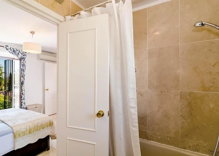 En- Cozy Andalusian Style Townhouse In Holiday home Marbella