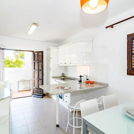 En- Cozy Andalusian Style Townhouse In * Marbellac