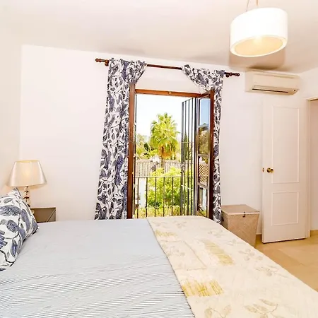 En- Cozy Andalusian Style Townhouse In