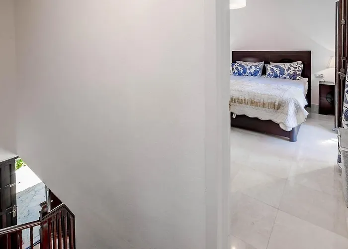 Hébergement de vacances En- Cozy Andalusian Style Townhouse In Marbellac