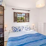 En- Cozy Andalusian Style Townhouse In * Marbella