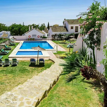En- Cozy Andalusian Style Townhouse In * Marbella