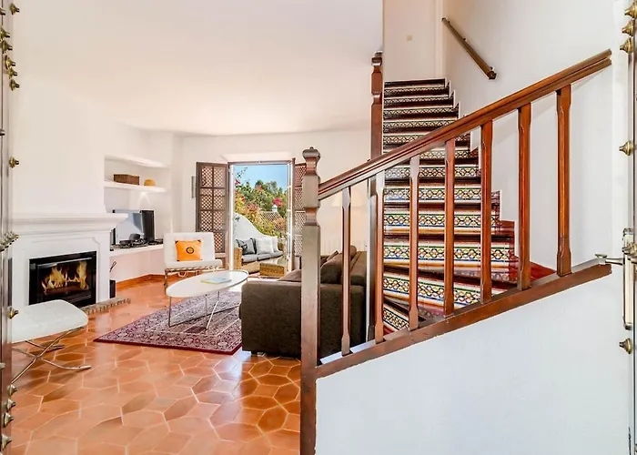En- Cozy Andalusian Style Townhouse In